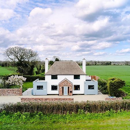 Covehithe House-Coastal Luxury- Sleeps 12-With Huge Swimspa! Wrentham Kültér fotó
