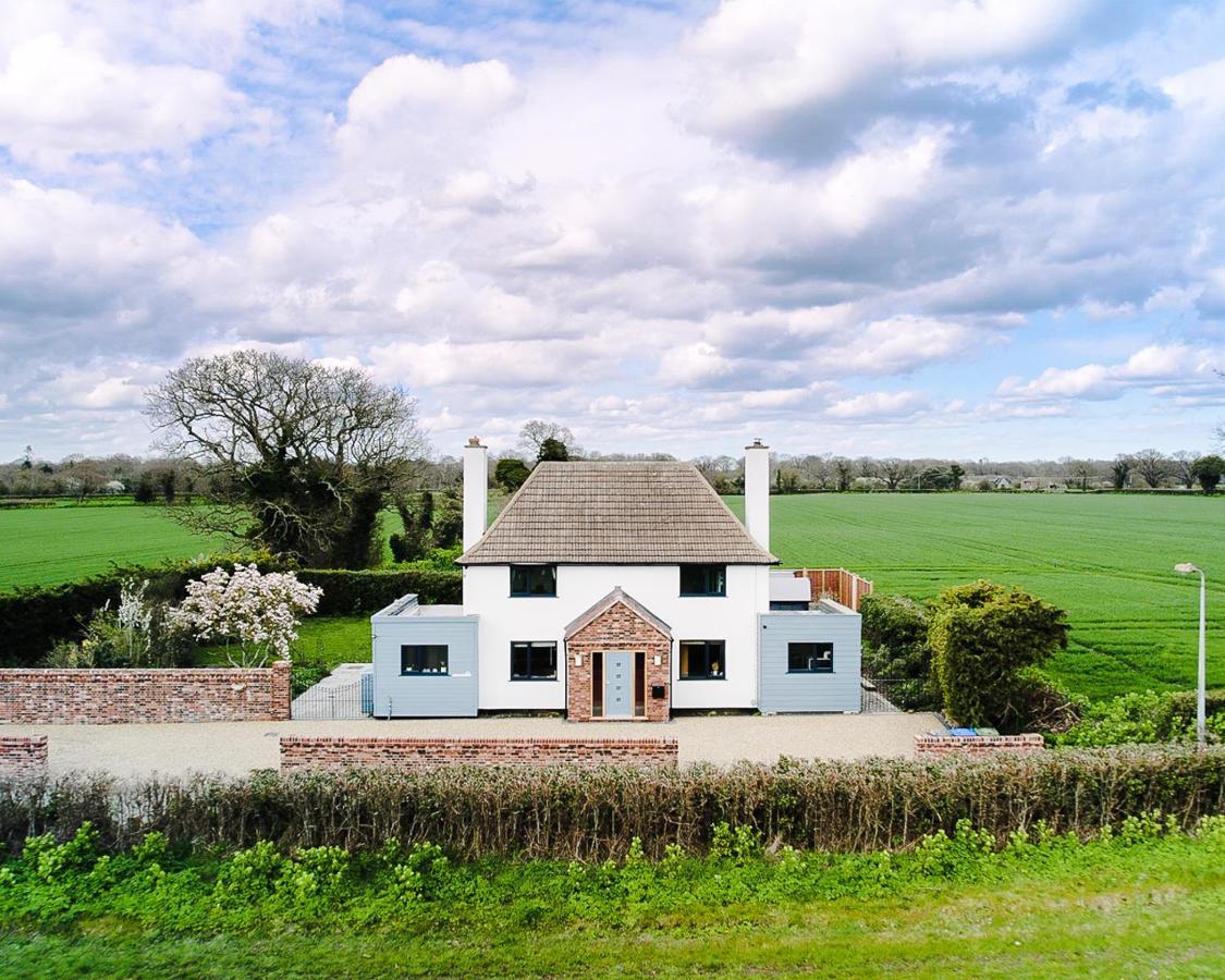 Covehithe House-Coastal Luxury- Sleeps 12-With Huge Swimspa! Wrentham Kültér fotó