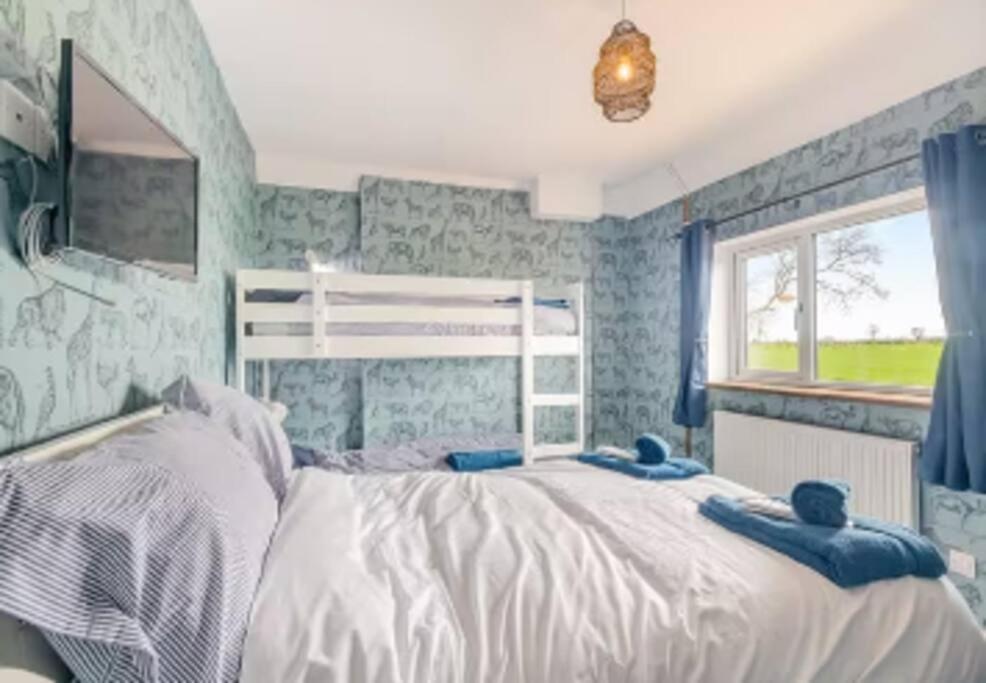 Covehithe House-Coastal Luxury- Sleeps 12-With Huge Swimspa! Wrentham Kültér fotó