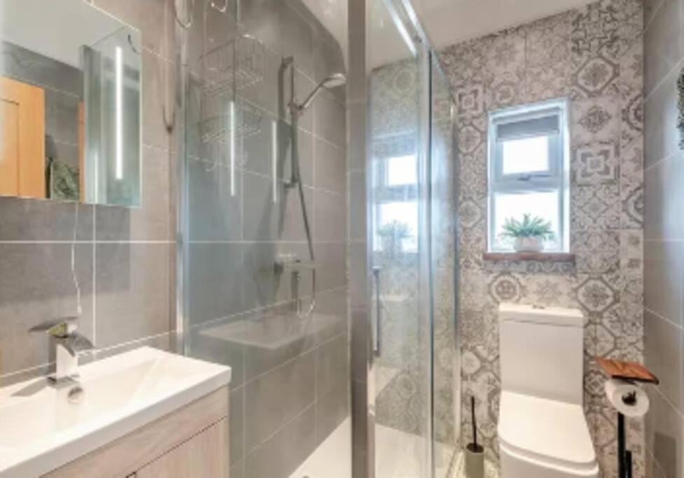 Covehithe House-Coastal Luxury- Sleeps 12-With Huge Swimspa! Wrentham Kültér fotó