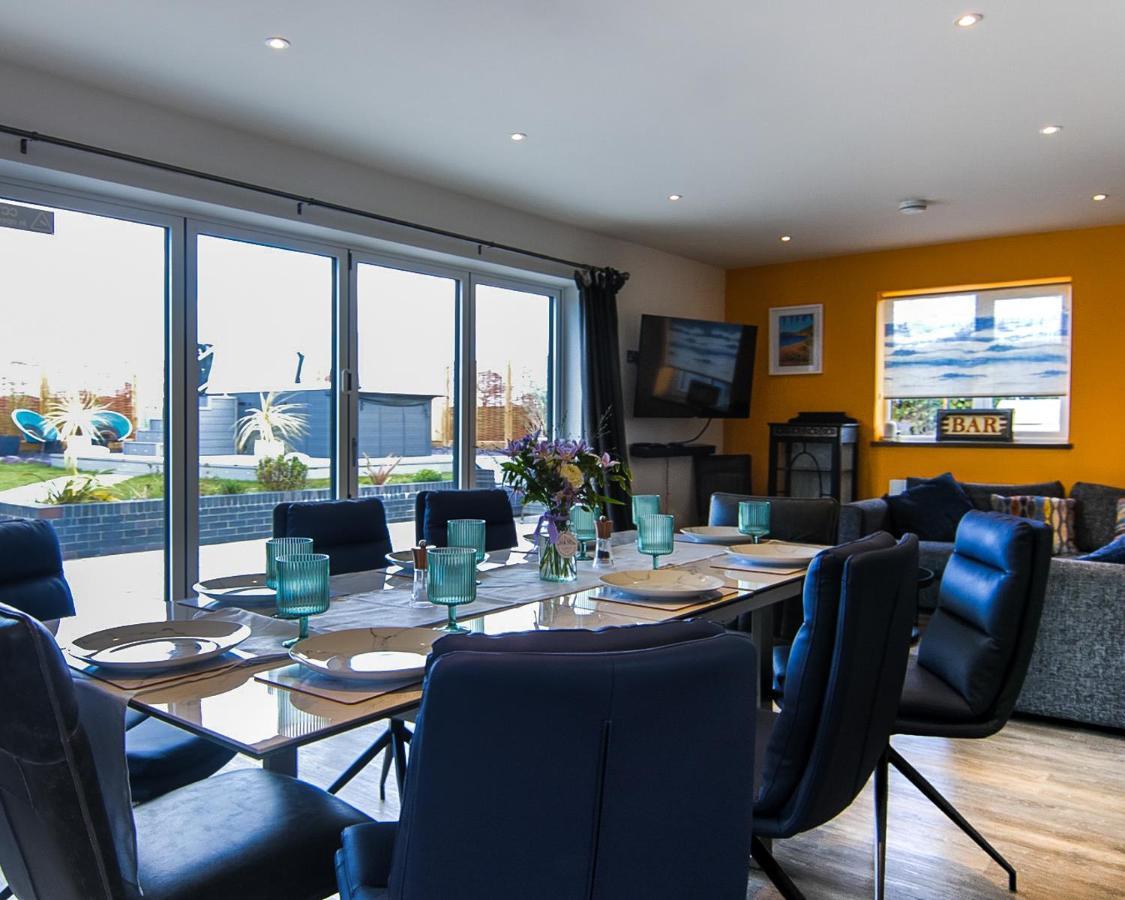 Covehithe House-Coastal Luxury- Sleeps 12-With Huge Swimspa! Wrentham Kültér fotó