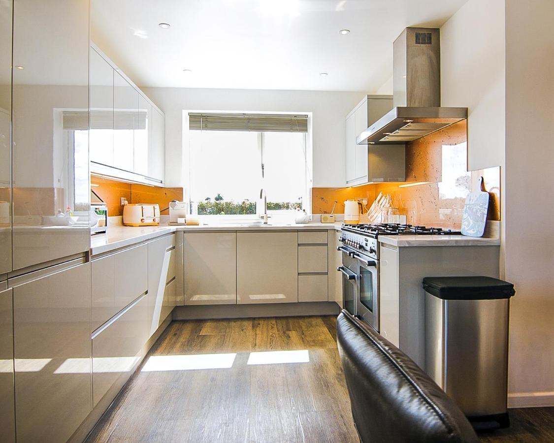 Covehithe House-Coastal Luxury- Sleeps 12-With Huge Swimspa! Wrentham Kültér fotó