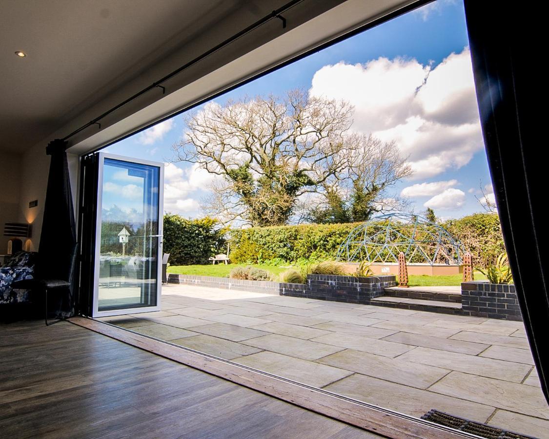 Covehithe House-Coastal Luxury- Sleeps 12-With Huge Swimspa! Wrentham Kültér fotó
